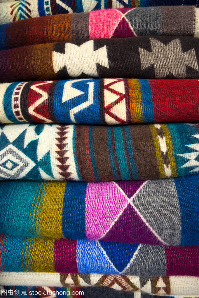 色彩斑斕的傳奇 探尋土著紡織品的藝術(shù)魅力與商業(yè)價(jià)值